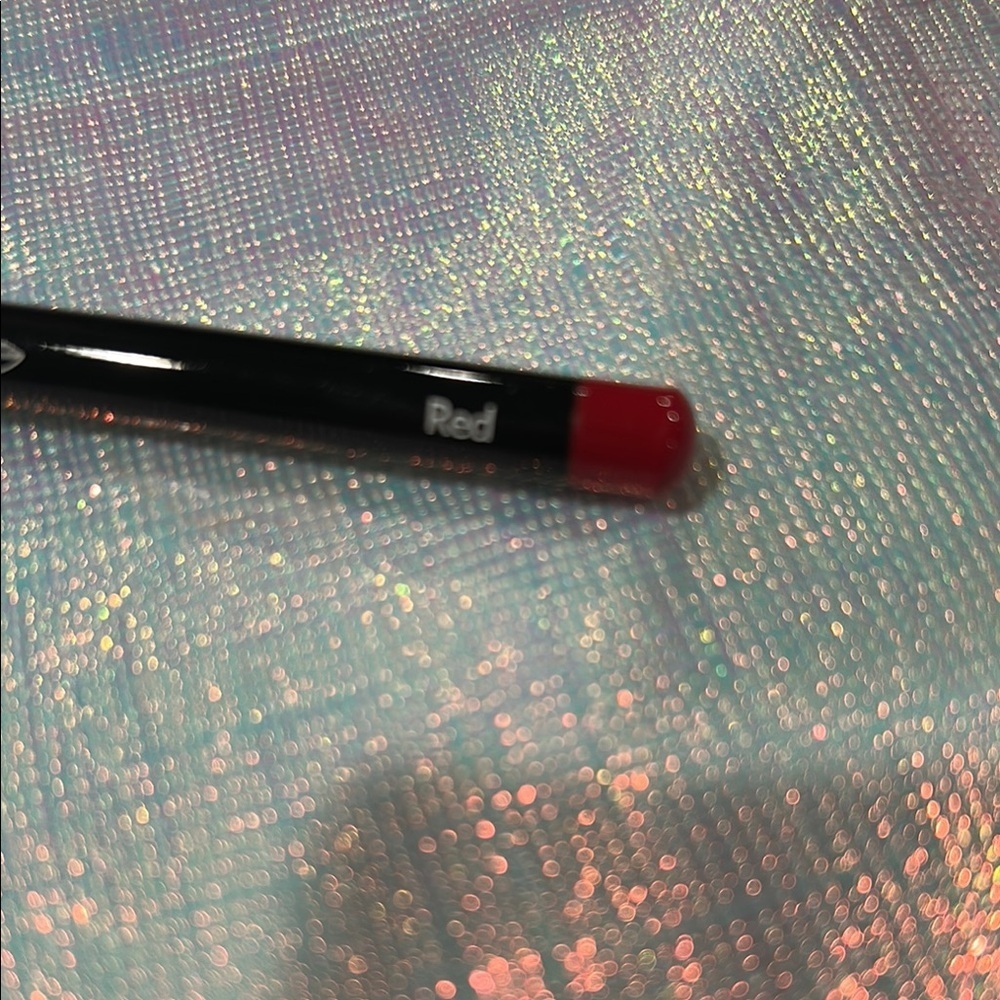 663. Bobbi Brown Lip Pencil in Red. New in Box. - Picture 5 of 5